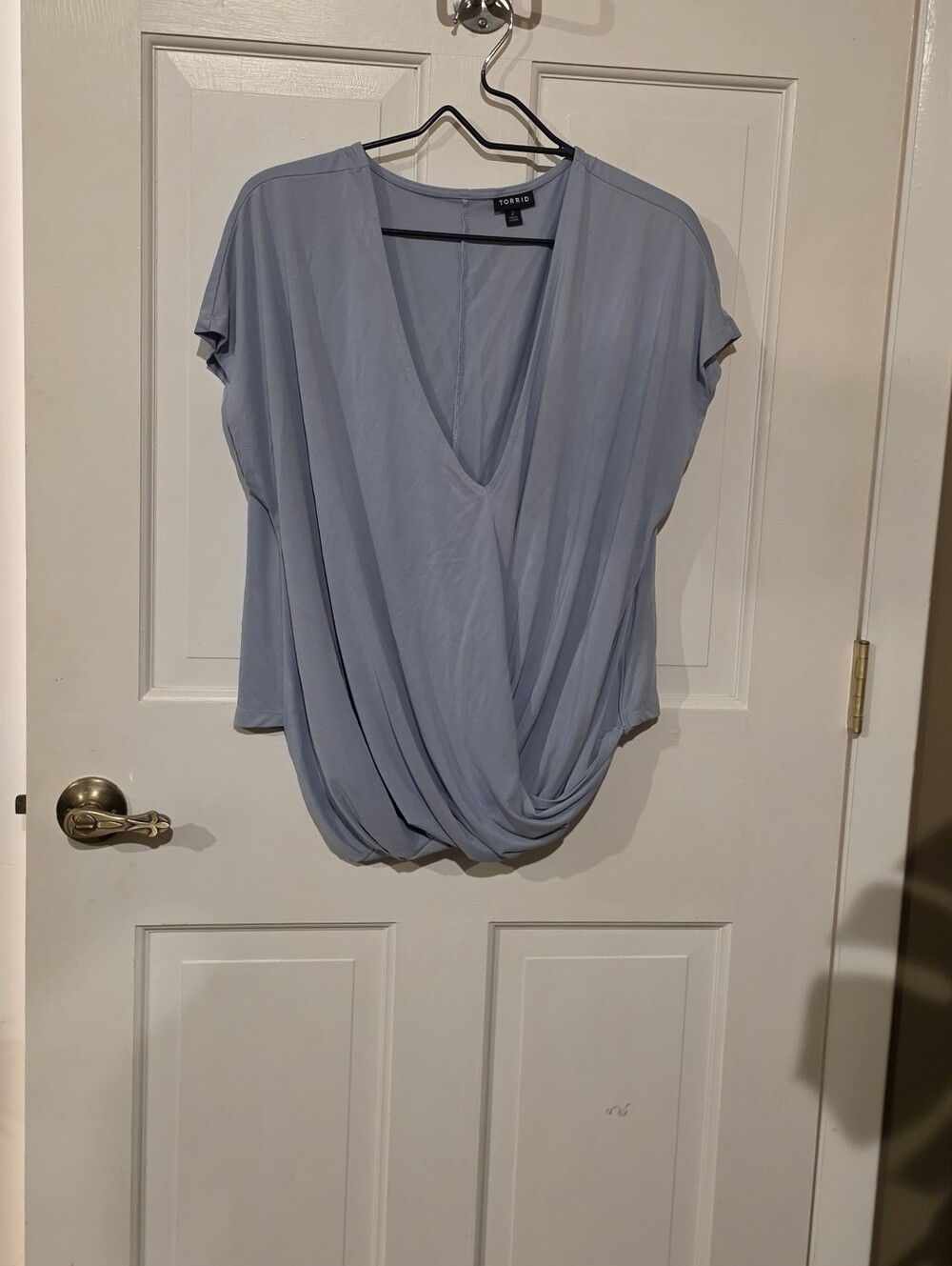 Torrid Dusty Blue Sandwash Jersey Twisted V-Neck High-Low Top - Size 2 / 2X